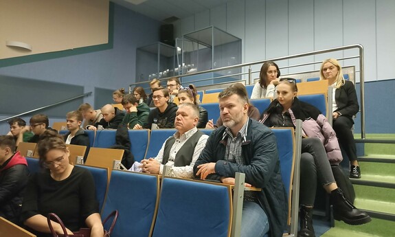 Uczestnicy seminarium i warsztatów szkoleniowych pt. Zaawansowane materiały i technologie stosowane w przemyśle ceramicznym i szklarskim