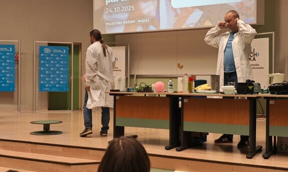 Noc Innowacji 2025 - pokazy Fizyka wok&oacute;ł nas