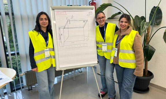 Studenci podczas warsztat&oacute;w w firmie Beko