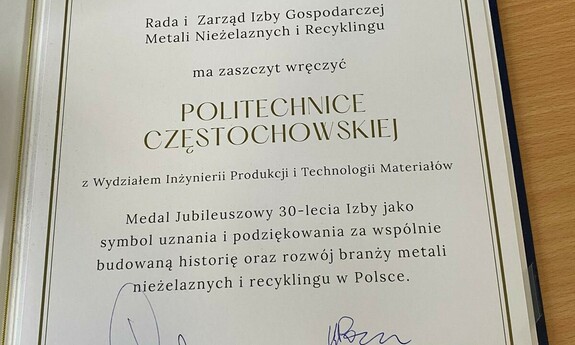 Wydział Inżynierii Produkcji i Technologii Materiał&oacute;w uhonorowany Medalem Jubileuszowym 30-lecia Izby Gospodarczej Metali Nieżelaznych i Recyklingu