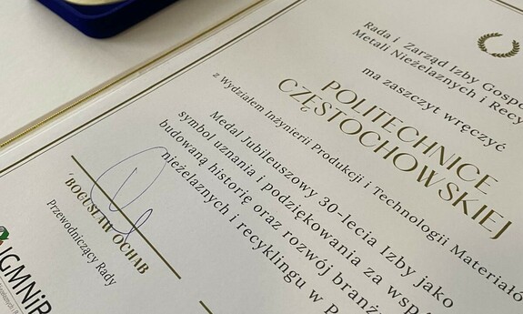 Wydział Inżynierii Produkcji i Technologii Materiał&oacute;w uhonorowany Medalem Jubileuszowym 30-lecia Izby Gospodarczej Metali Nieżelaznych i Recyklingu