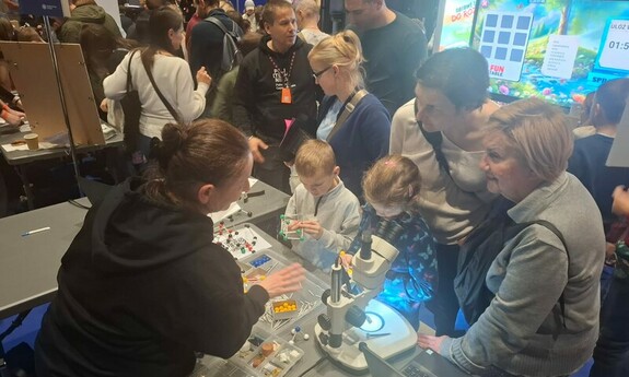 Grudzień 2025 z WIP-em - pod hasłem eksperyment&oacute;w, wyjazd&oacute;w i mikołajkowej nauki