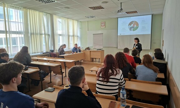 Grudzień 2025 z WIP-em - pod hasłem eksperyment&oacute;w, wyjazd&oacute;w i mikołajkowej nauki