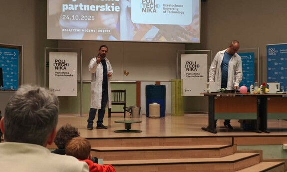 Noc Innowacji 2025 - pokazy Fizyka wok&oacute;ł nas