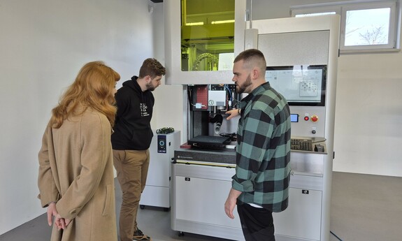 Zajecia wyjazdowe w firmie Red Spot Technology