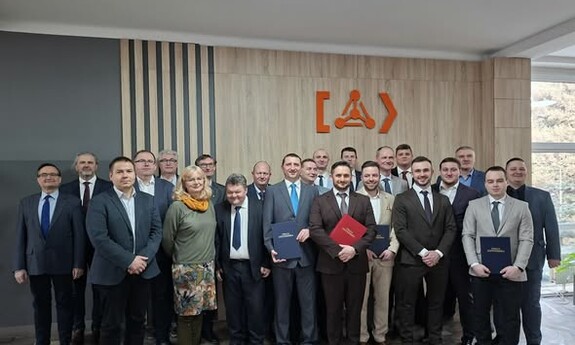 Wsp&oacute;łpraca Wydziału Inżynierii Produkcji i Technologii Materiał&oacute;w Politechnika Częstochowska z CMC Poland Sp. z o.o. w Zawierciu